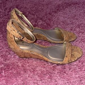 Bandolino Women's Tan Wedge Sandals